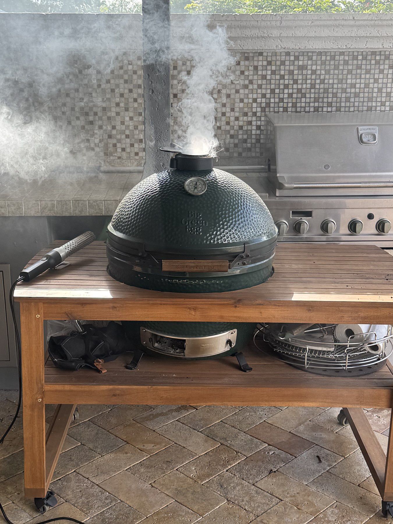 Big Green Egg smoking