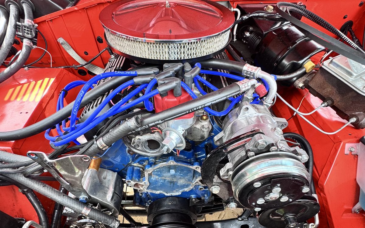 1976 Bronco engine bay